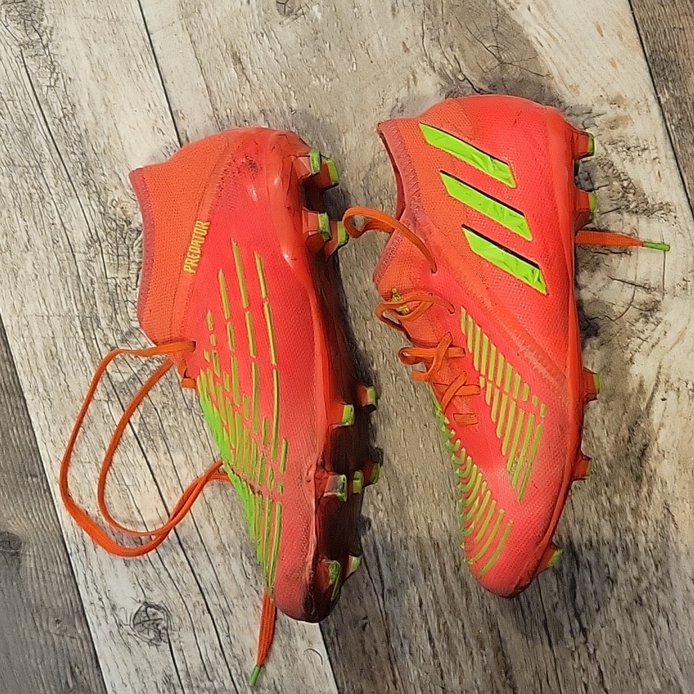 Size 4 Adidas Predator Edge .2 Soccer Cleats
